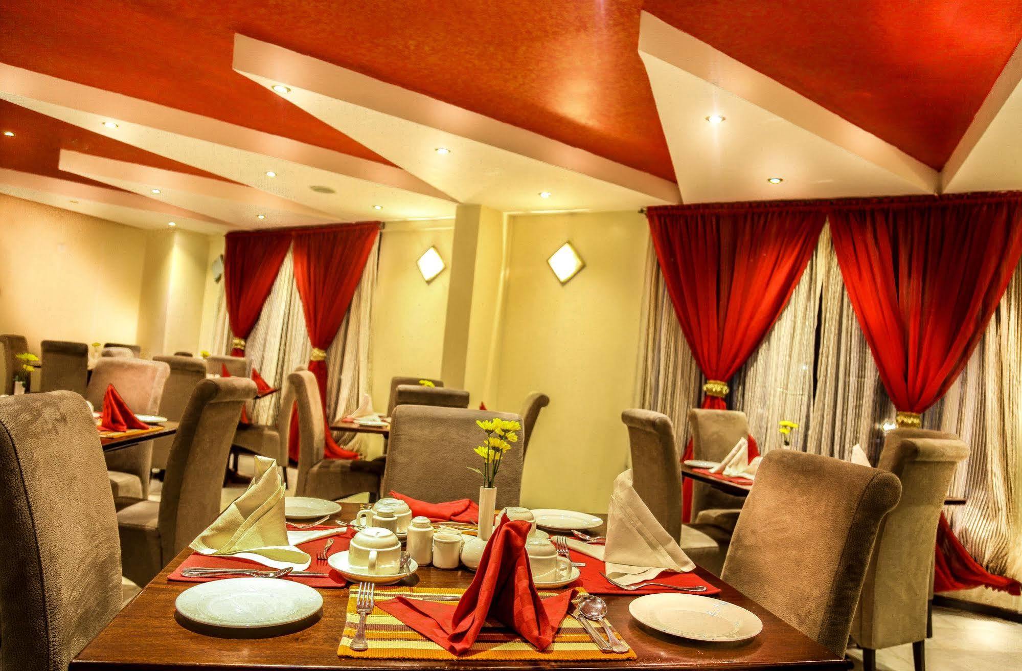 The Monarch Hotel Найроби Экстерьер фото